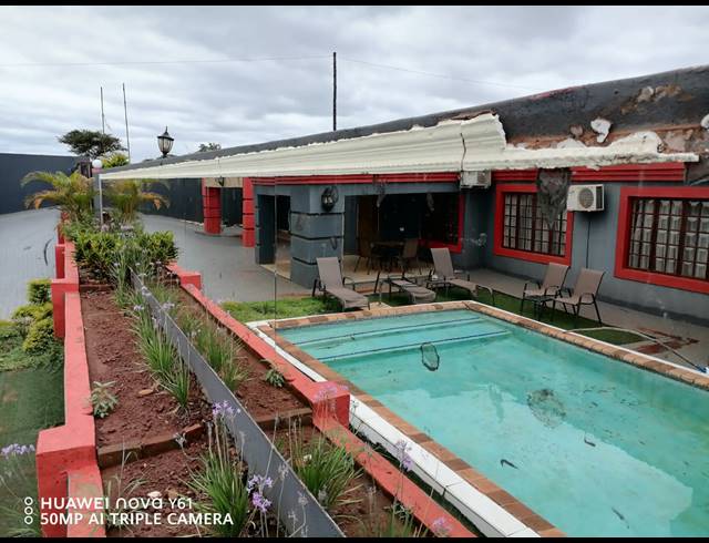 1,200M² GUESTHOUSE FOR SALE IN THOHOYANDOU RURAL